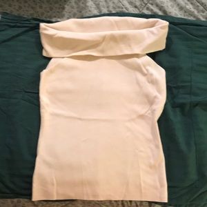 Sleeveless cow neck sweater